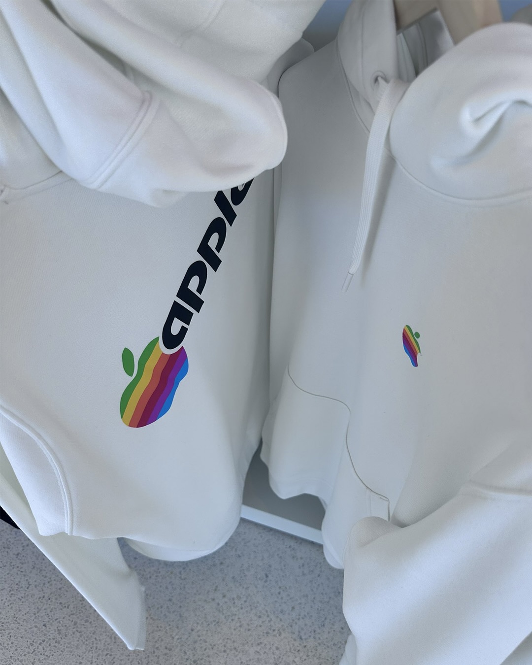 apple trae de vuelta su clasico merchandising para este ano 25gramos 1