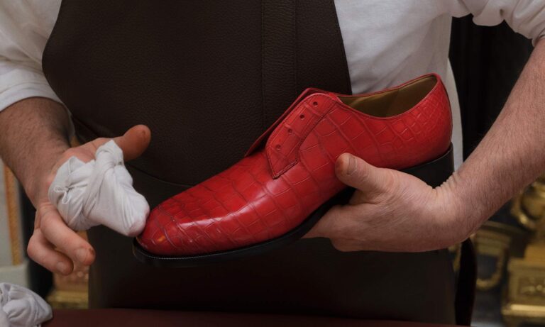 christian louboutin rinde tributo a la artesania en su ultima presentacion 25gramos 5