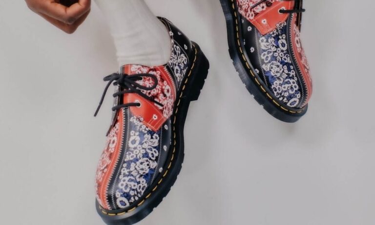 el estudio japones nomarythm textile reinterpreta dos de las siluetas de dr martens 25gramos 3 1