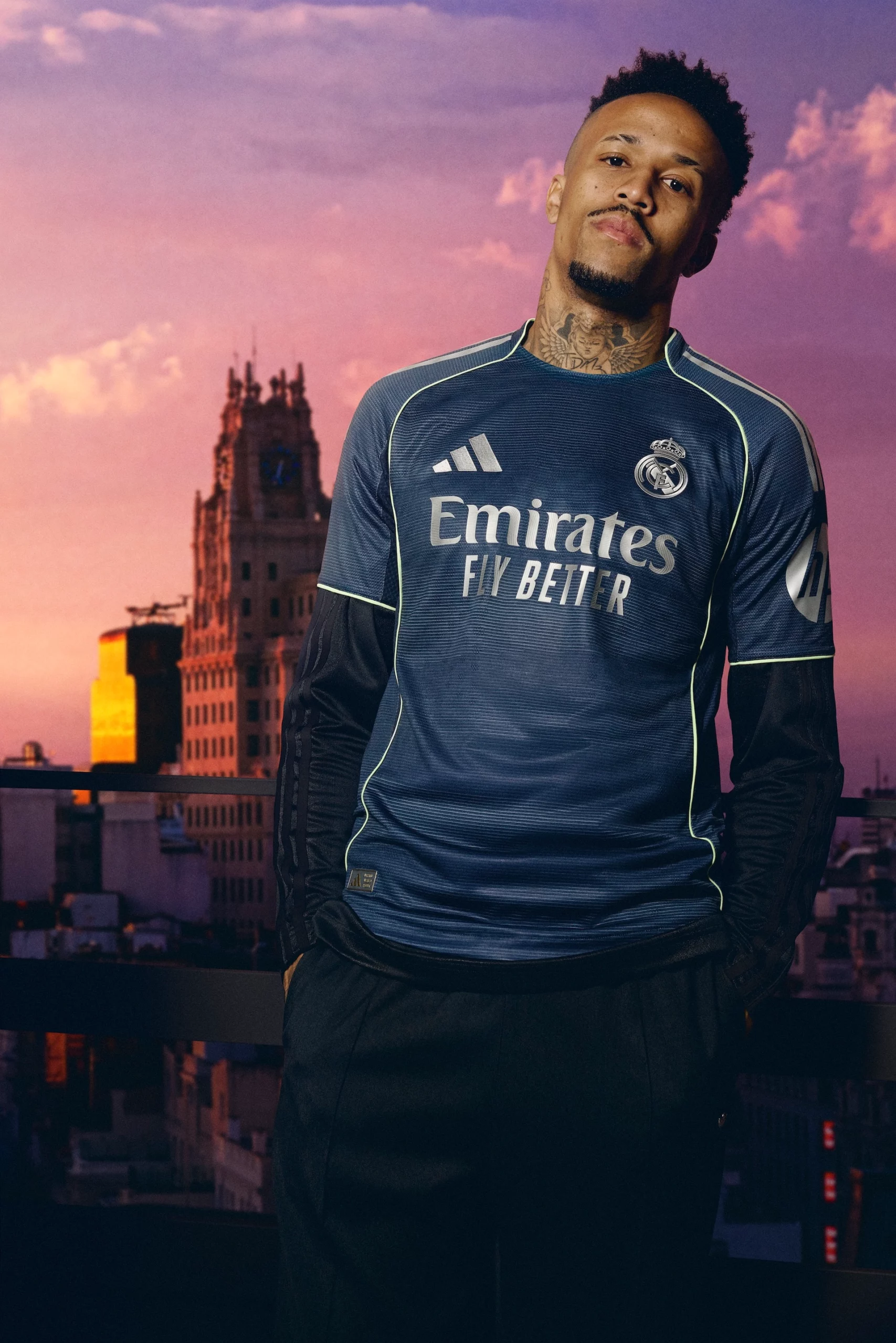 el nuevo bernabeu inspira la segunda equipacion del real madrid para la proxima campana 25gramos 2 scaled
