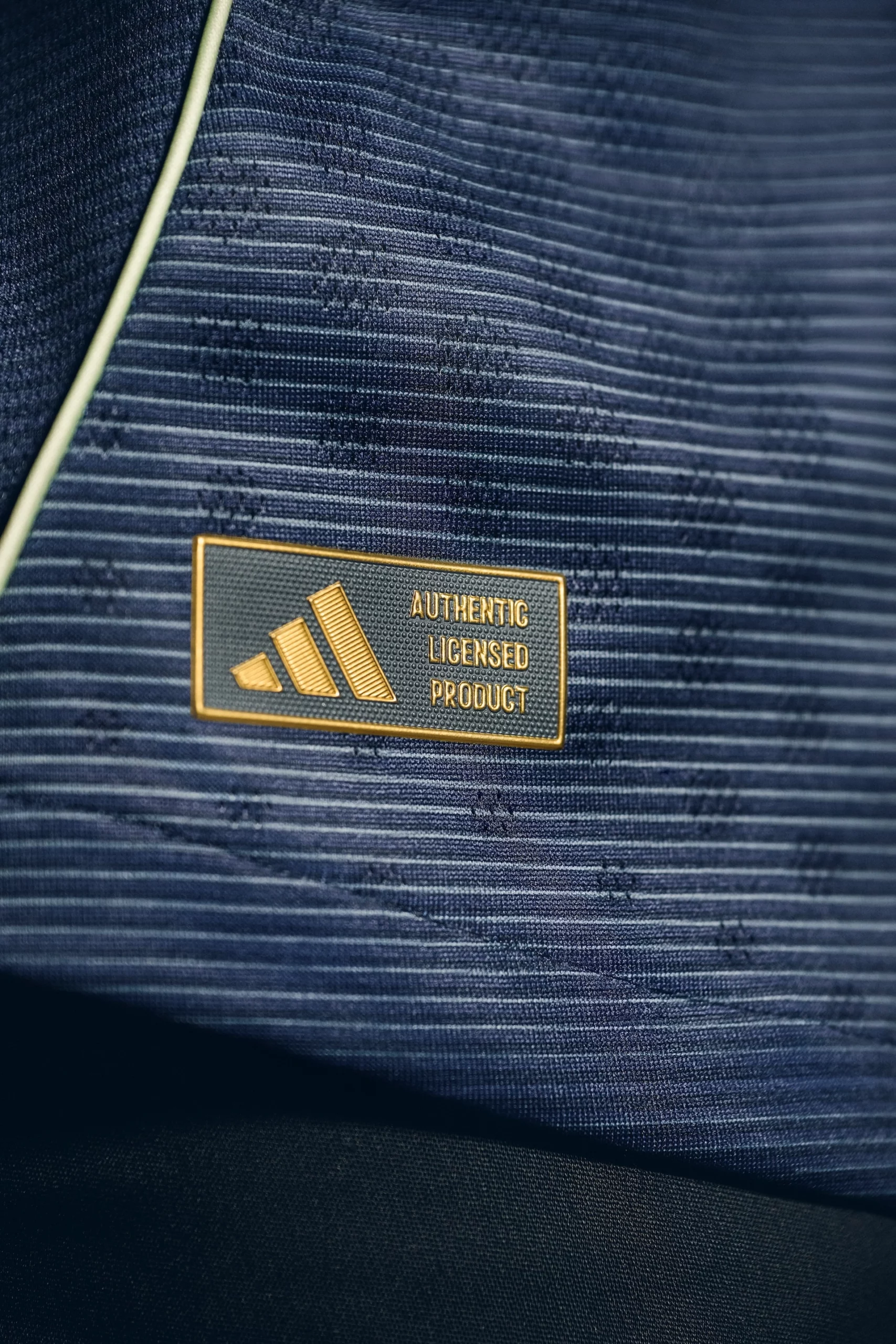 el nuevo bernabeu inspira la segunda equipacion del real madrid para la proxima campana 25gramos 4 scaled