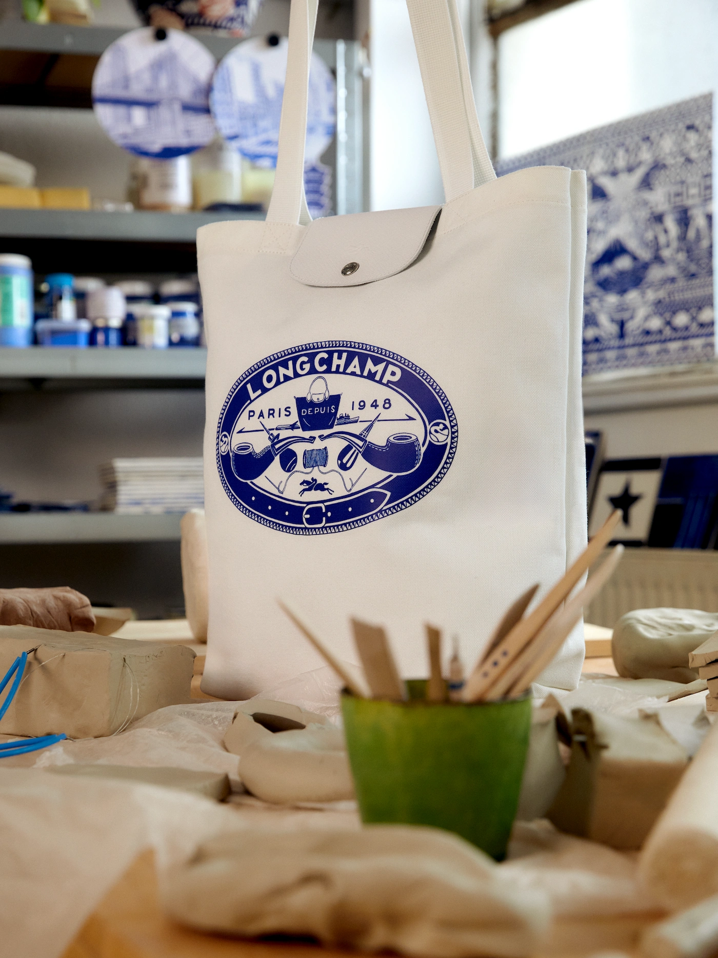 longchamp se une a constantin riant en una nueva capsula colaborativa 25gramos 6