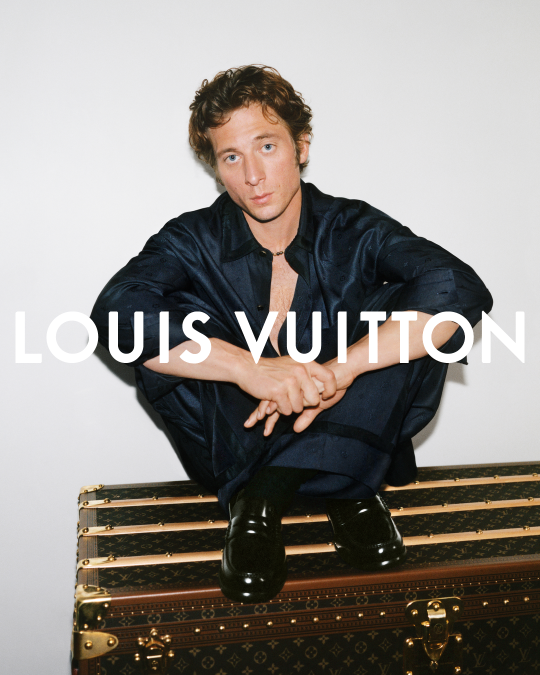 louis vuitton presenta a jeremy allen white como nuevo embajador de la casa 25gramos 1