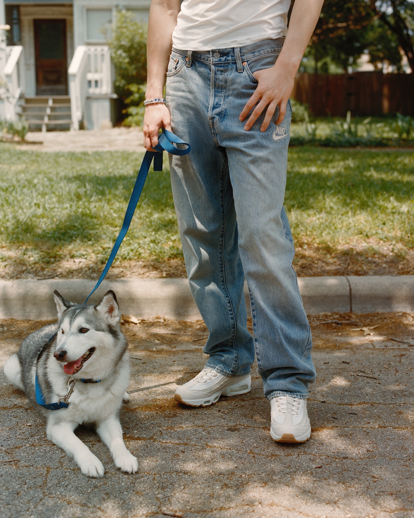 nike x levis dos titanes del sportswear cruzan sus caminos en una nueva capsula 25gramos 10