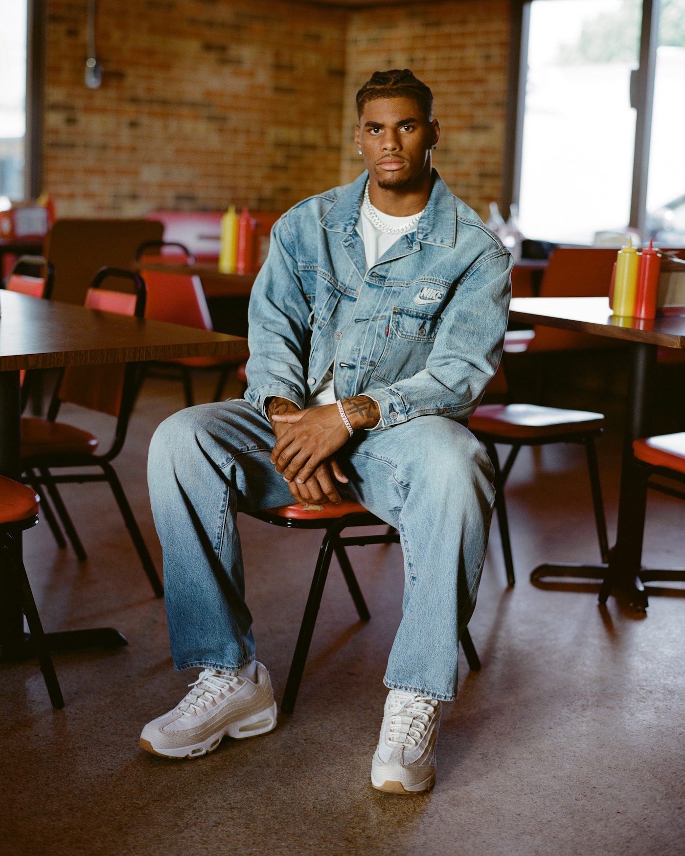 nike x levis dos titanes del sportswear cruzan sus caminos en una nueva capsula 25gramos 5