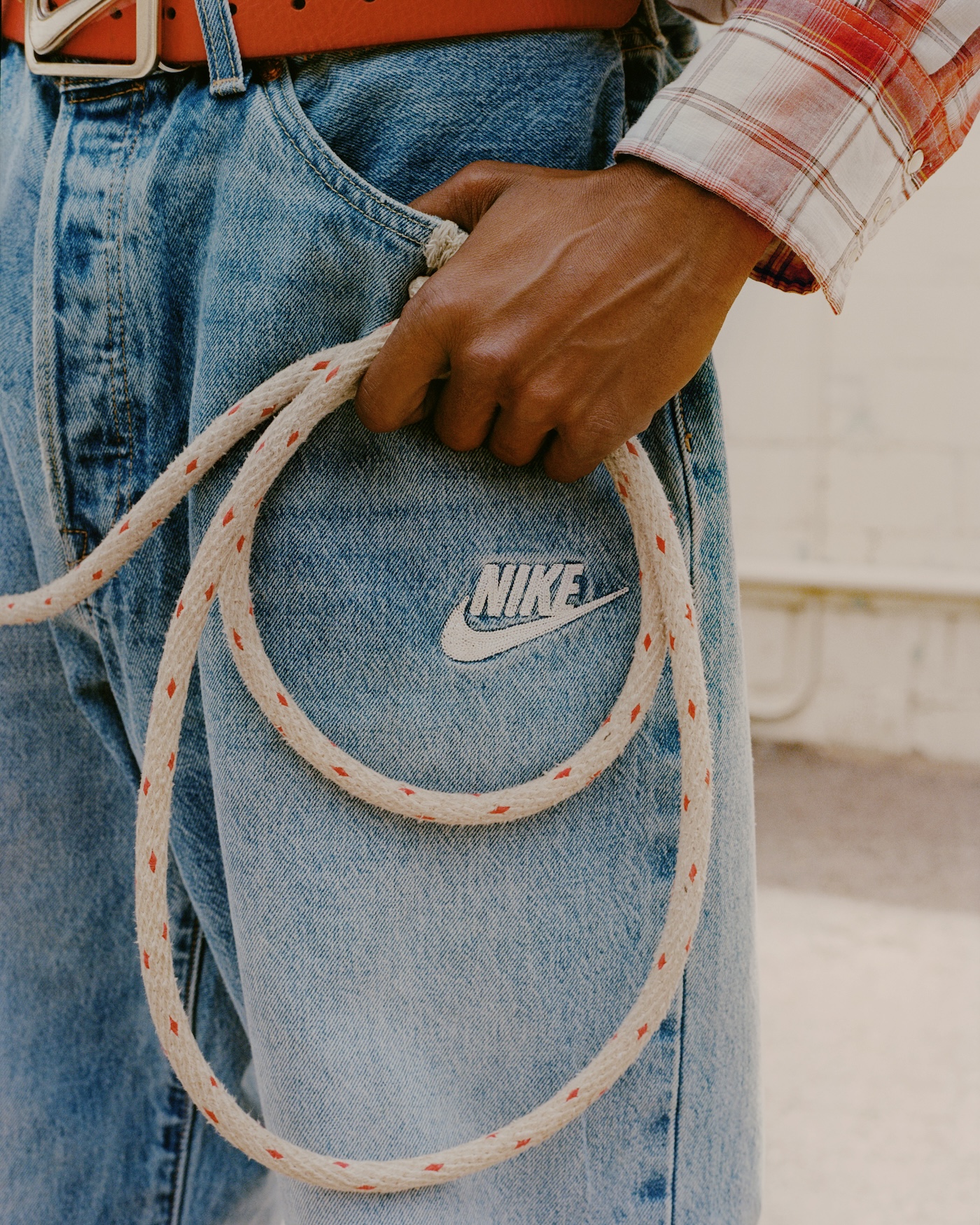 nike x levis dos titanes del sportswear cruzan sus caminos en una nueva capsula 25gramos 7
