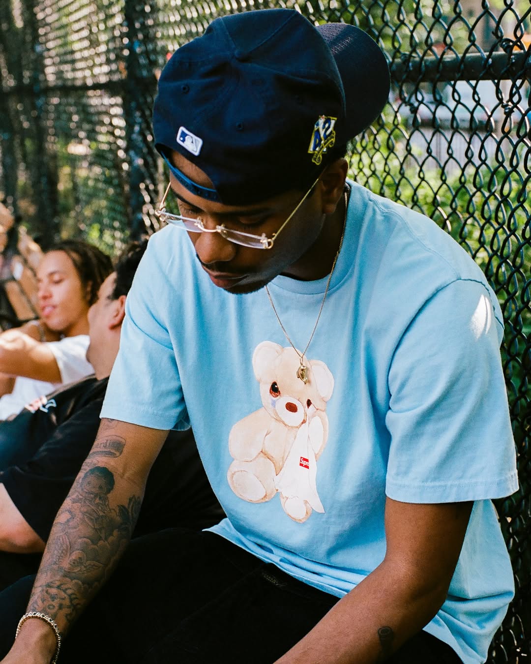 supreme lanza un nuevo drop de camisetas graficas para el verano 25gramos 4