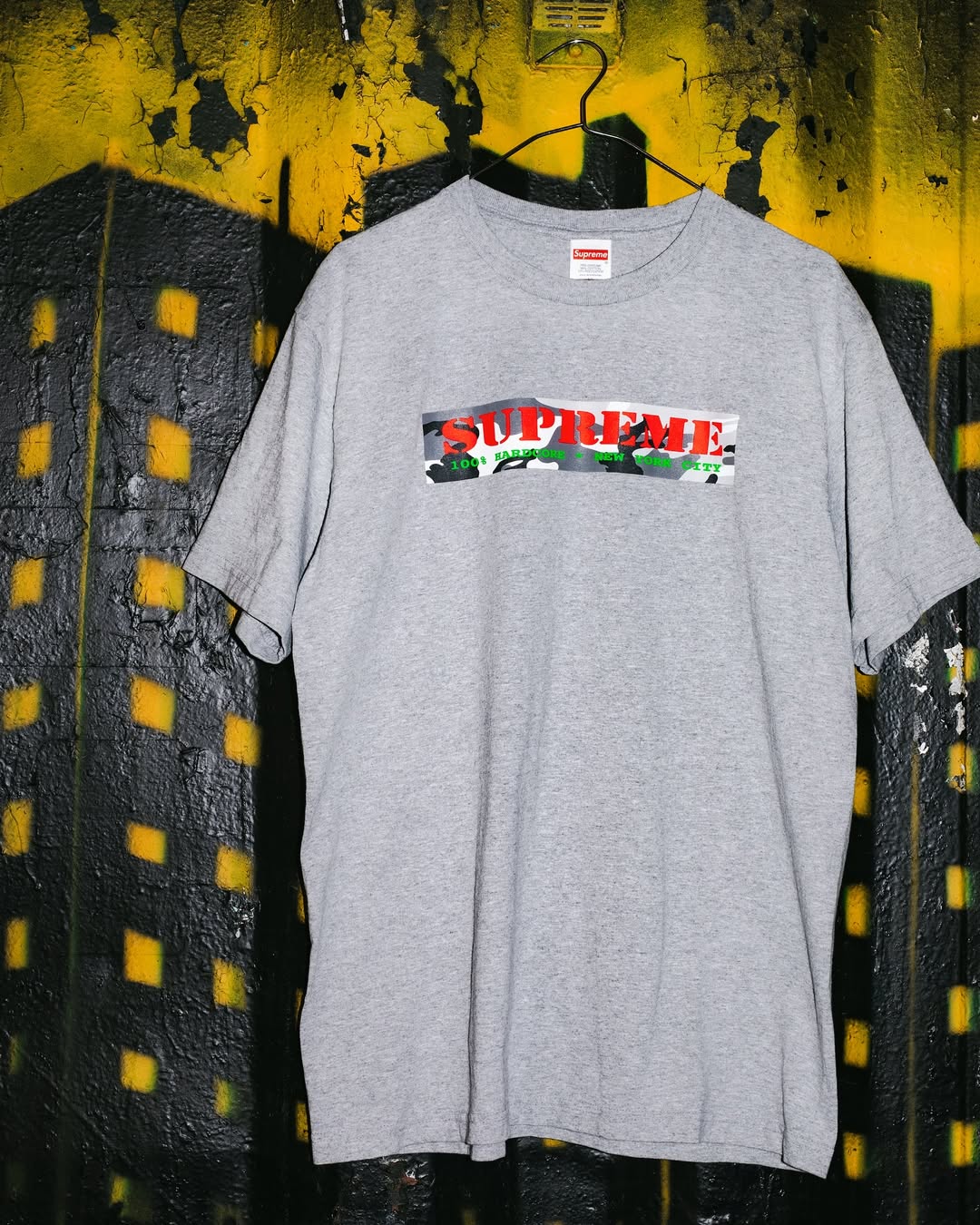 supreme lanza un nuevo drop de camisetas graficas para el verano 25gramos 5
