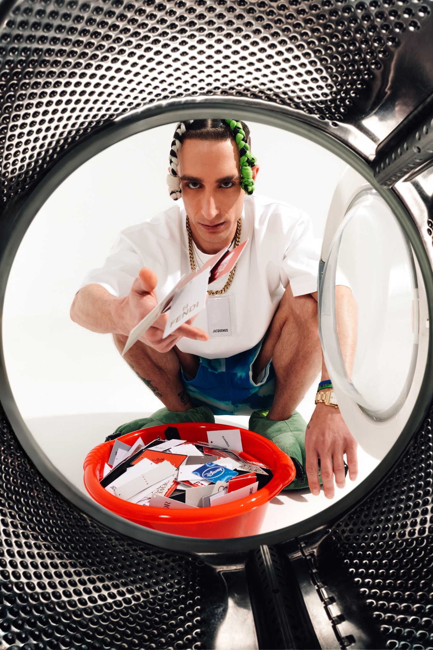 tag tee el nuevo proyecto de capitalism que cuestiona el culto al estatus 25gramos 5