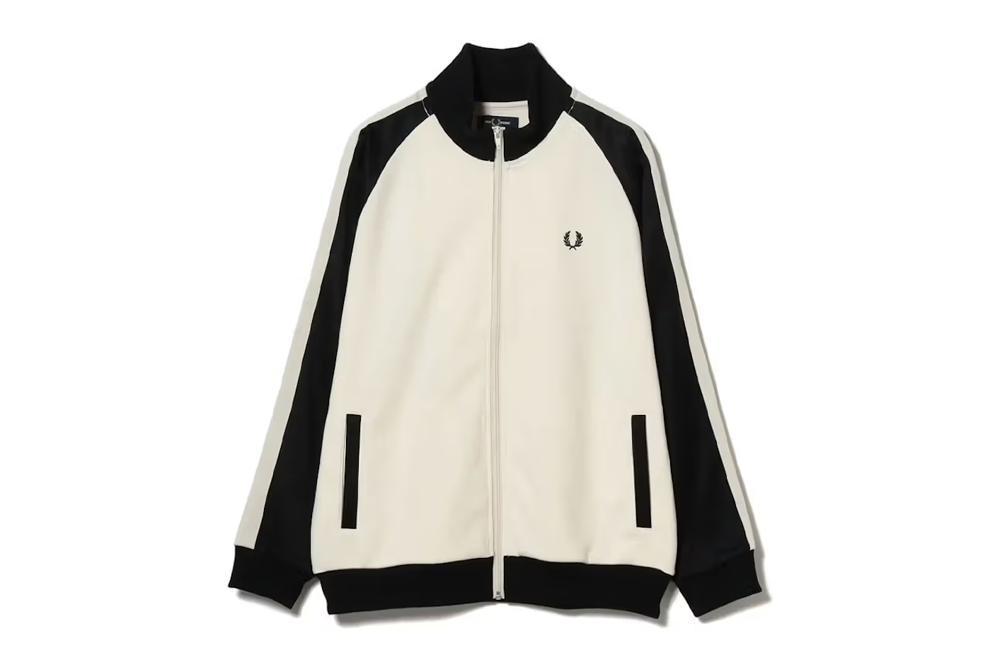 beams reinterpreta la clasica chaqueta de chandal de fred perry 25gramos 1