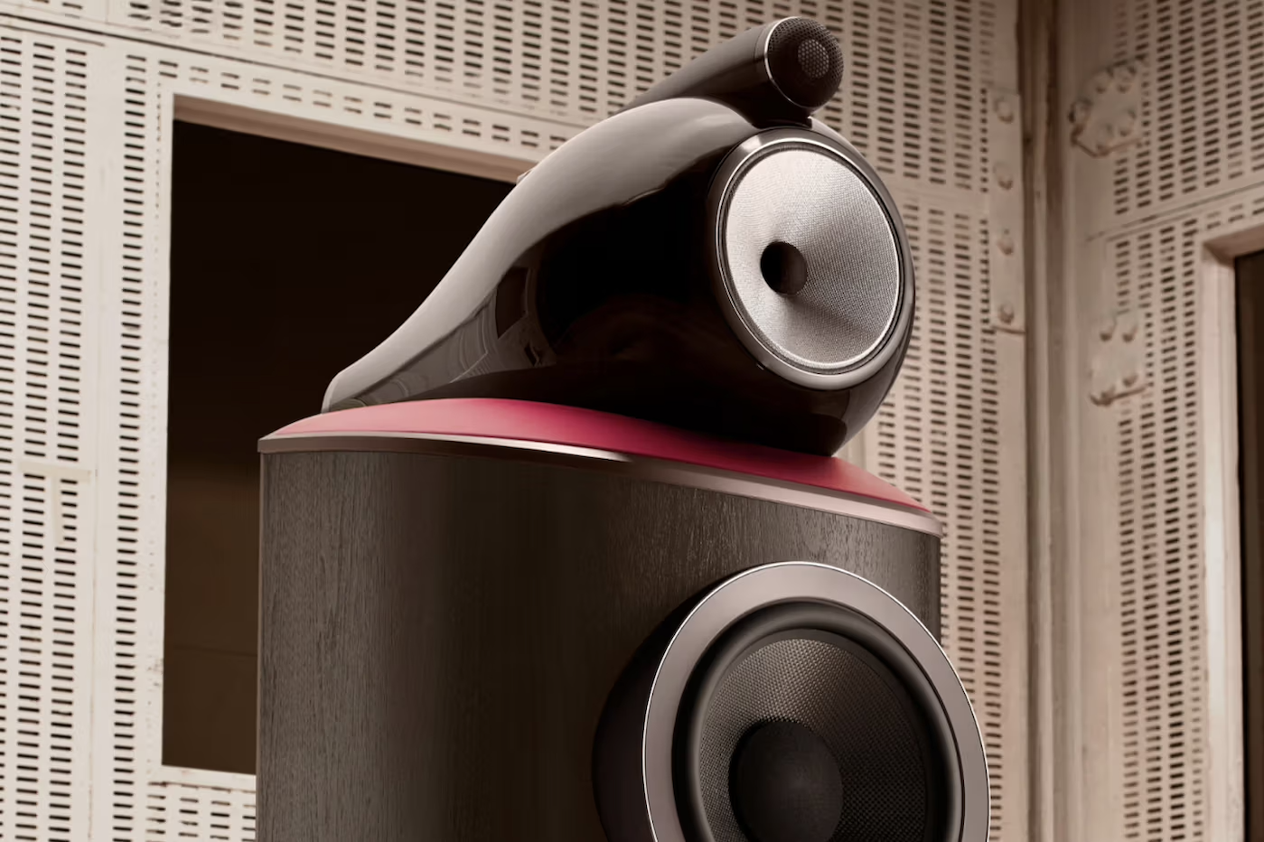 bowers wilkins colabora con abbey road para lanzar una edicion limitada del clasico 801 25gramos 4