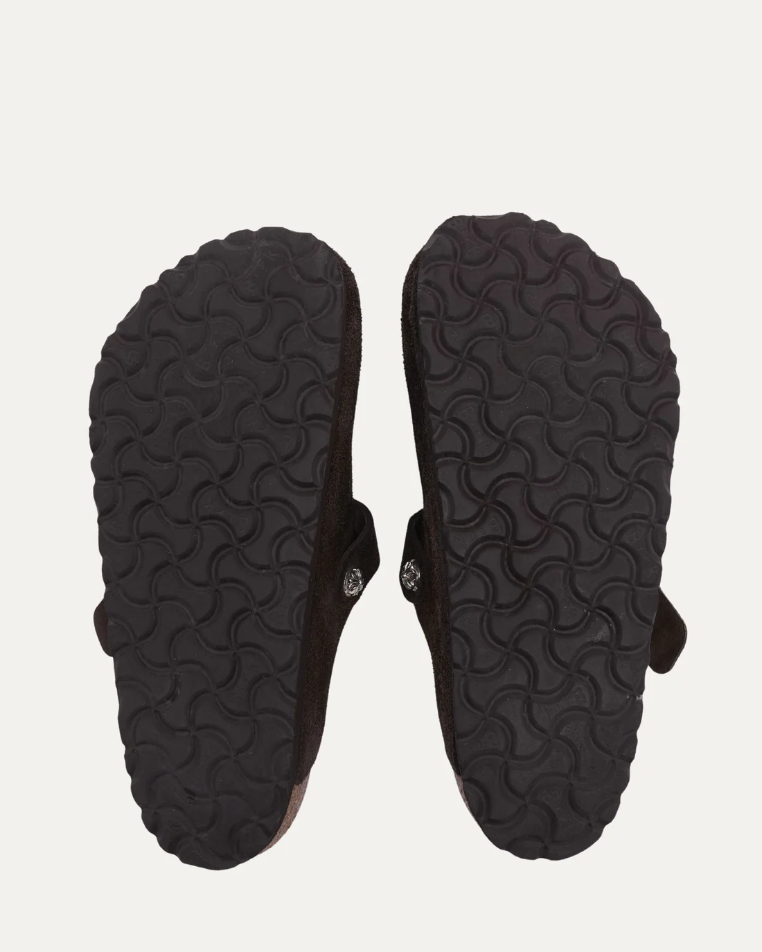 circulan online un par de birkenstock reimaginados por chrome hearts 25gramos 4