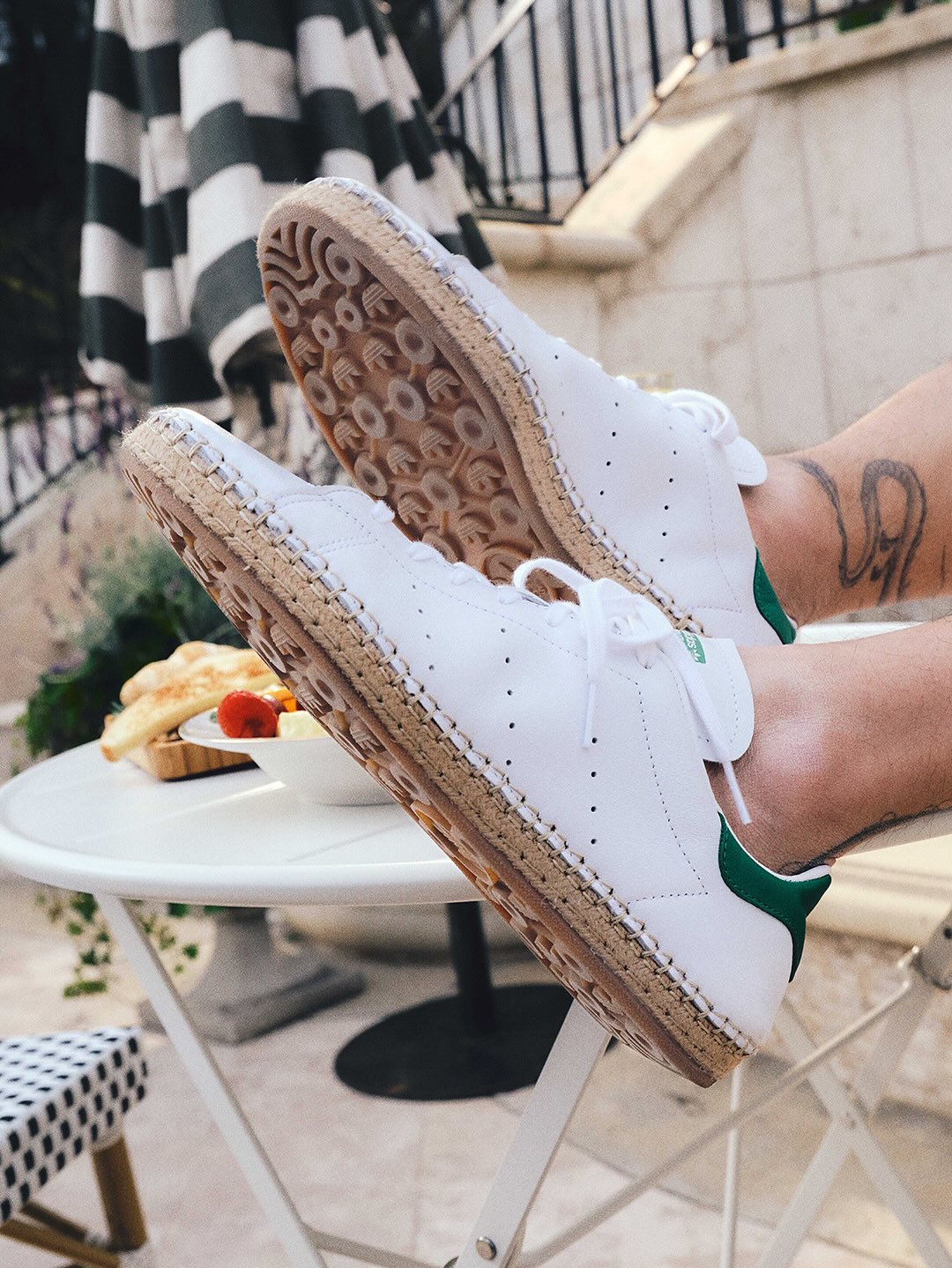 clot y adidas presentan la version de las stan smith mas preparada para el verano 25gramos 8