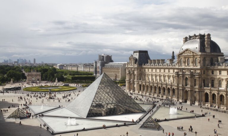 el louvre prepara su nueva etapa con un concurso internacional de arquitectura 25gramos 1