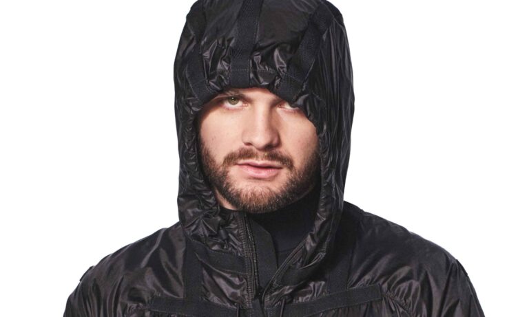 el musico isaac hale se une al proyecto de stone island y estrena su nueva prenda 25gramos 1 1
