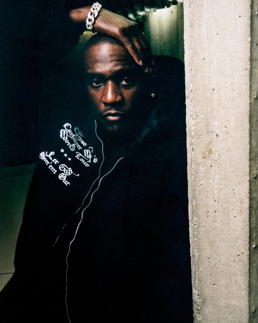 en plena cuenta atras para la llegada de let god sort em out clipse presenta una capsula junto a carhartt wip 25gramos 4