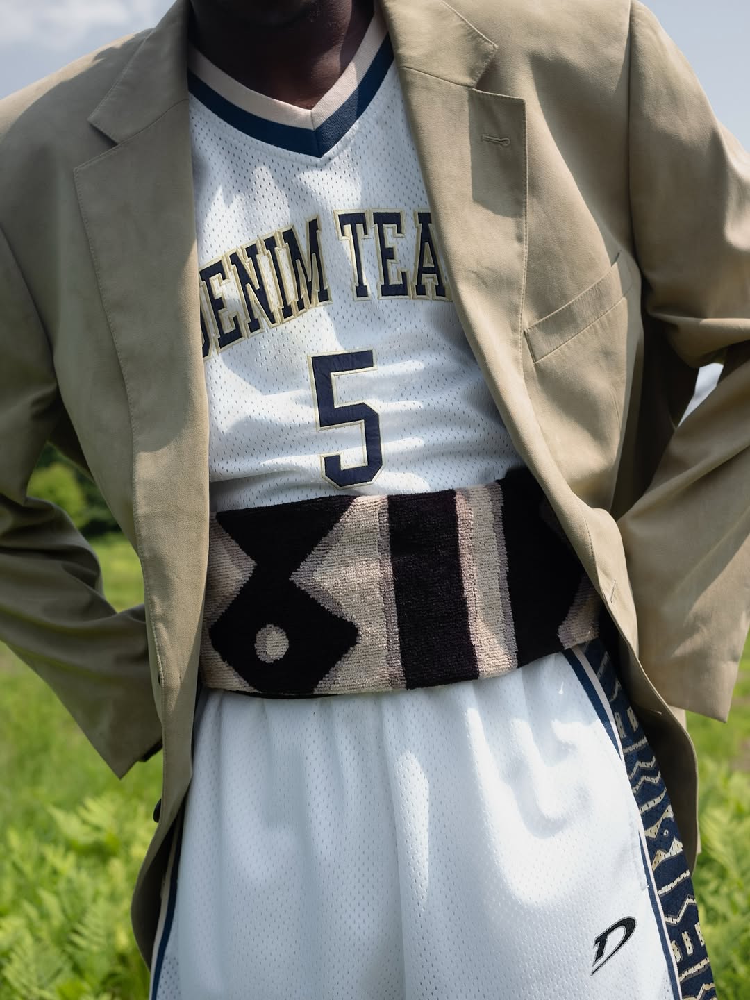 lo ultimo de denim tears celebra la identidad afroamericana del baloncesto 25gramos 1