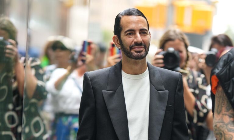 lvmh podria estar explorando la posible venta de marc jacobs 25gramos 2