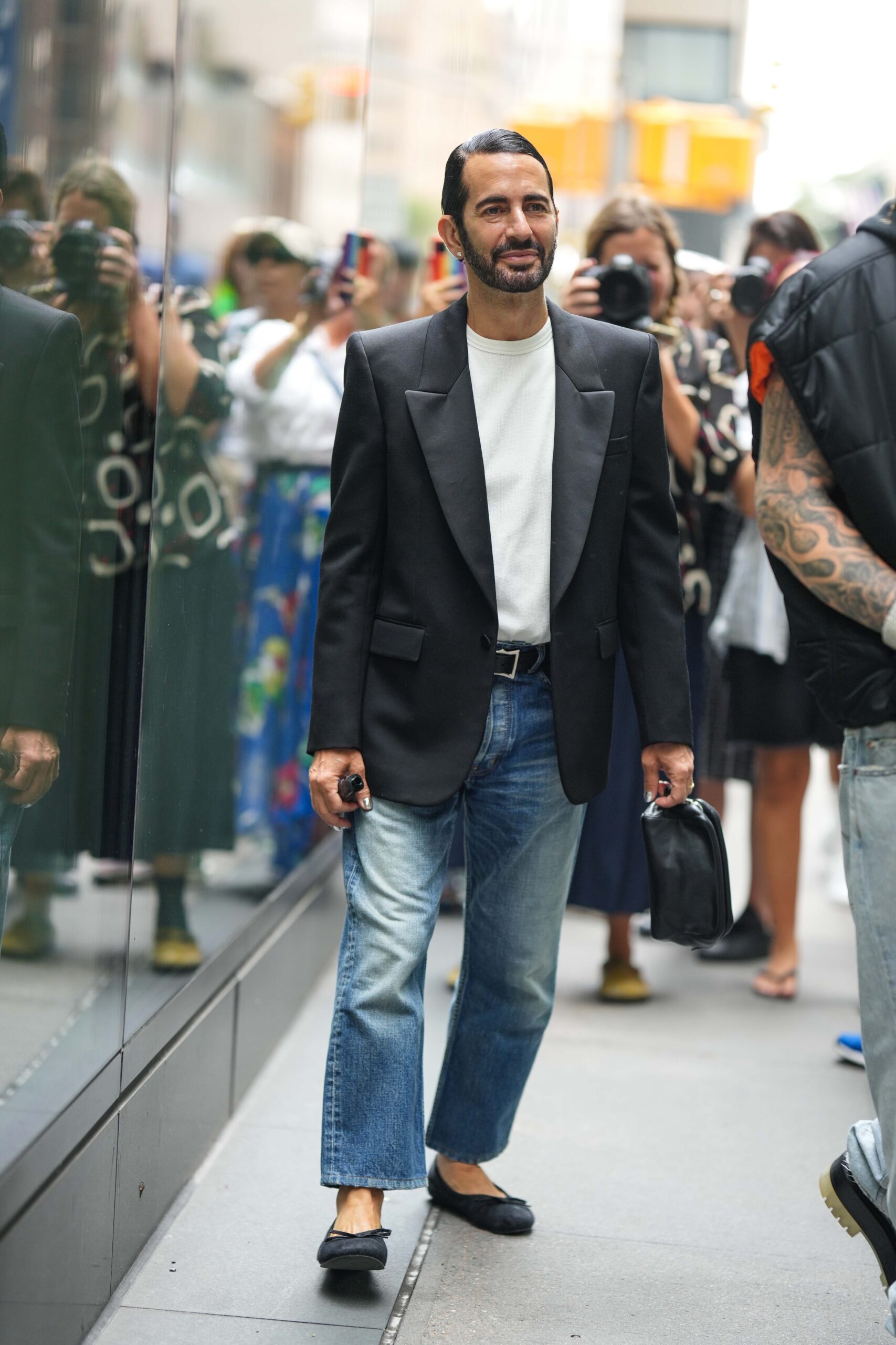 lvmh podria estar explorando la posible venta de marc jacobs 25gramos 2 scaled