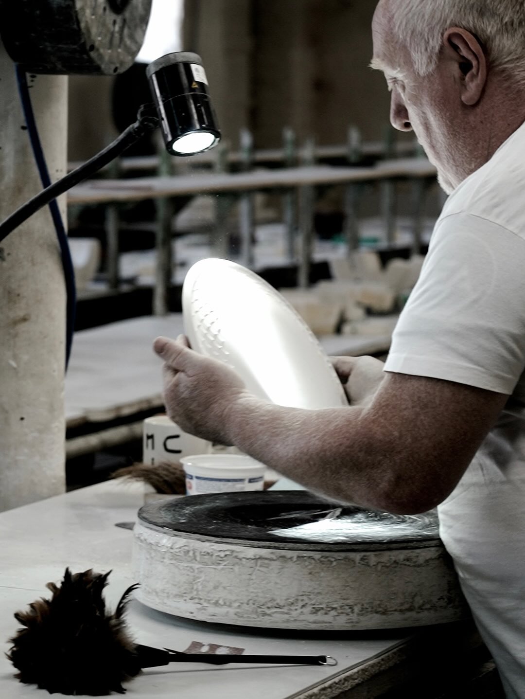 marine serre lleva su imaginario a una coleccion de tablewear 25gramos 7