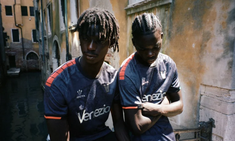 nocta presenta la nueva equipacion local del venezia fc para la proxima temporada 25gramos 1