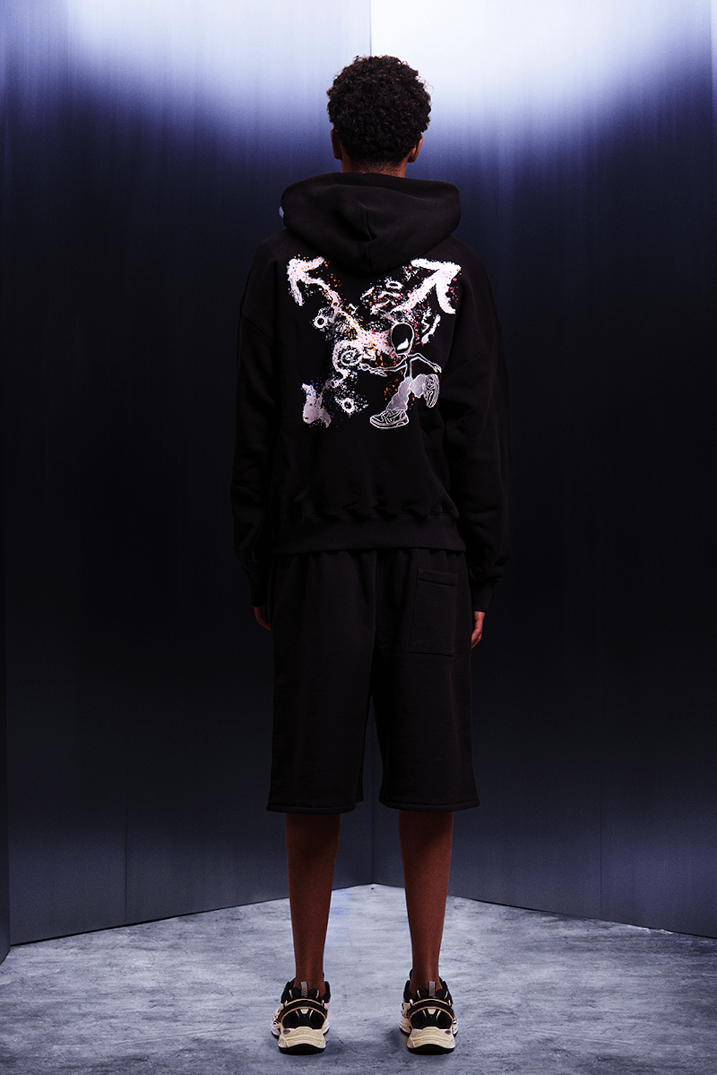 off white se alia con el nuevo superclub unvrs para lanzar una coleccion capsula 25gramos 2