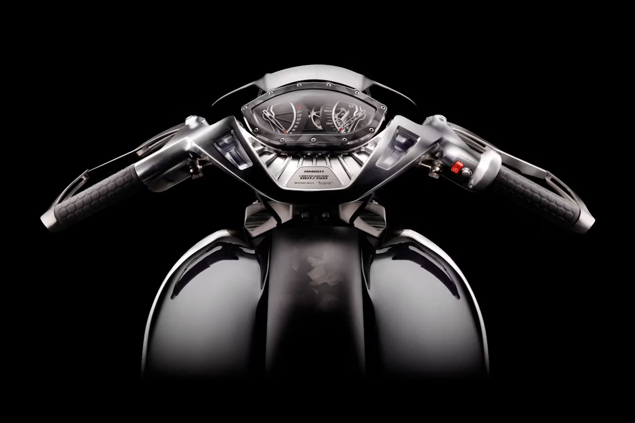 richard mille ha fabricado una motocicleta en colaboracion con brough superior 25gramos 2