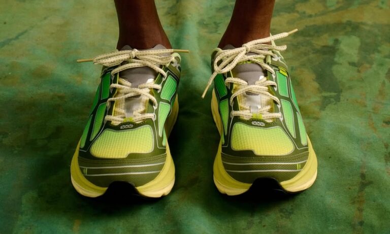 supervsn le da un giro futurista a las clifton one9 de hoka en su primera colaboracion 25gramos 2 1