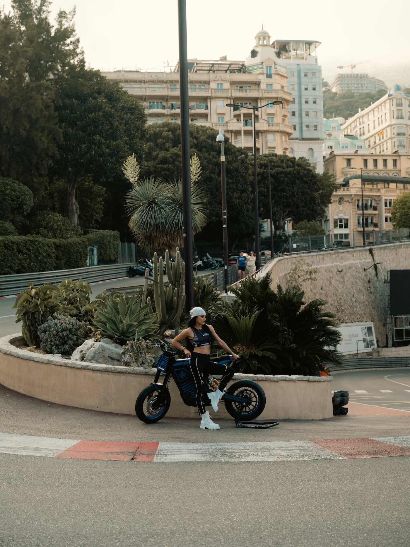 thearsenal aterriza en monaco con dos lanzamientos que redefinen la movilidad de lujo 25gramos 18