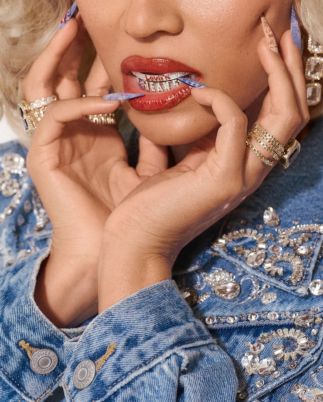 beyonce y levis cierran la serie de colaboraciones reiimagine con the denim cowboy 25gramos 3