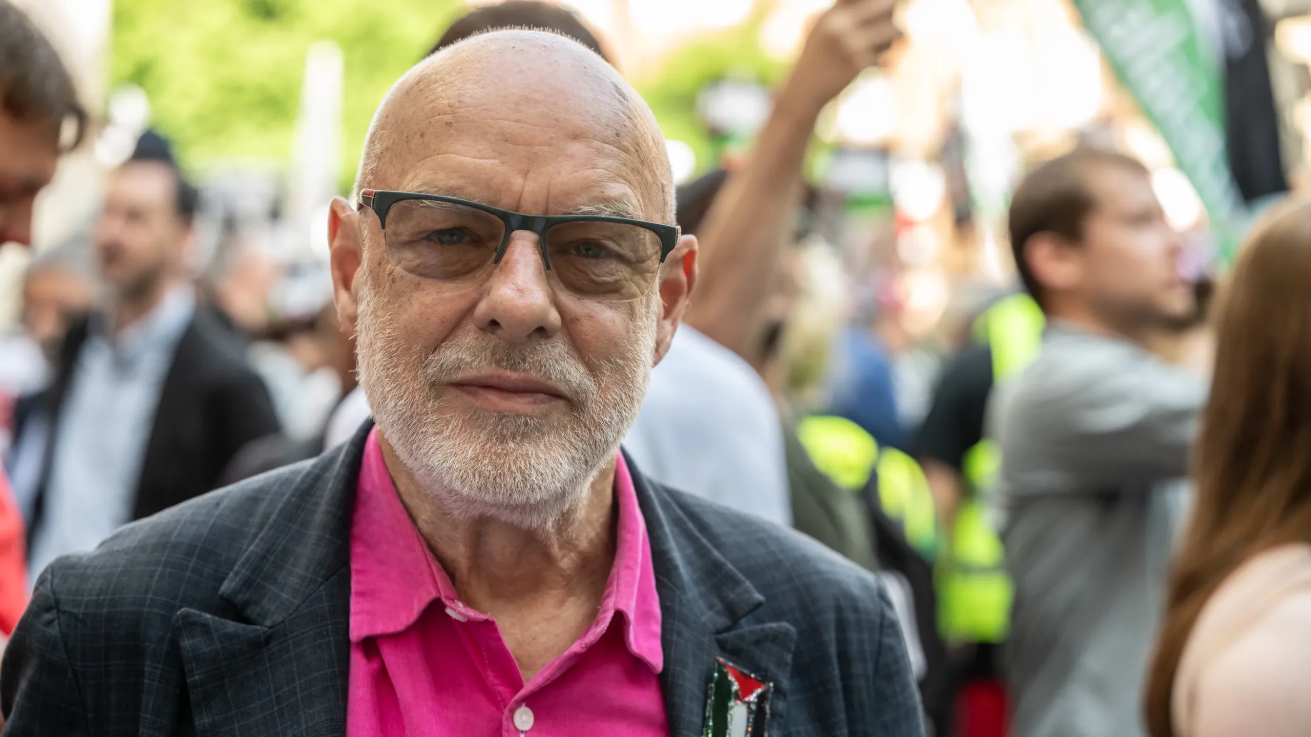 brian eno organiza un concierto benefico en apoyo a palestina 25gramos scaled