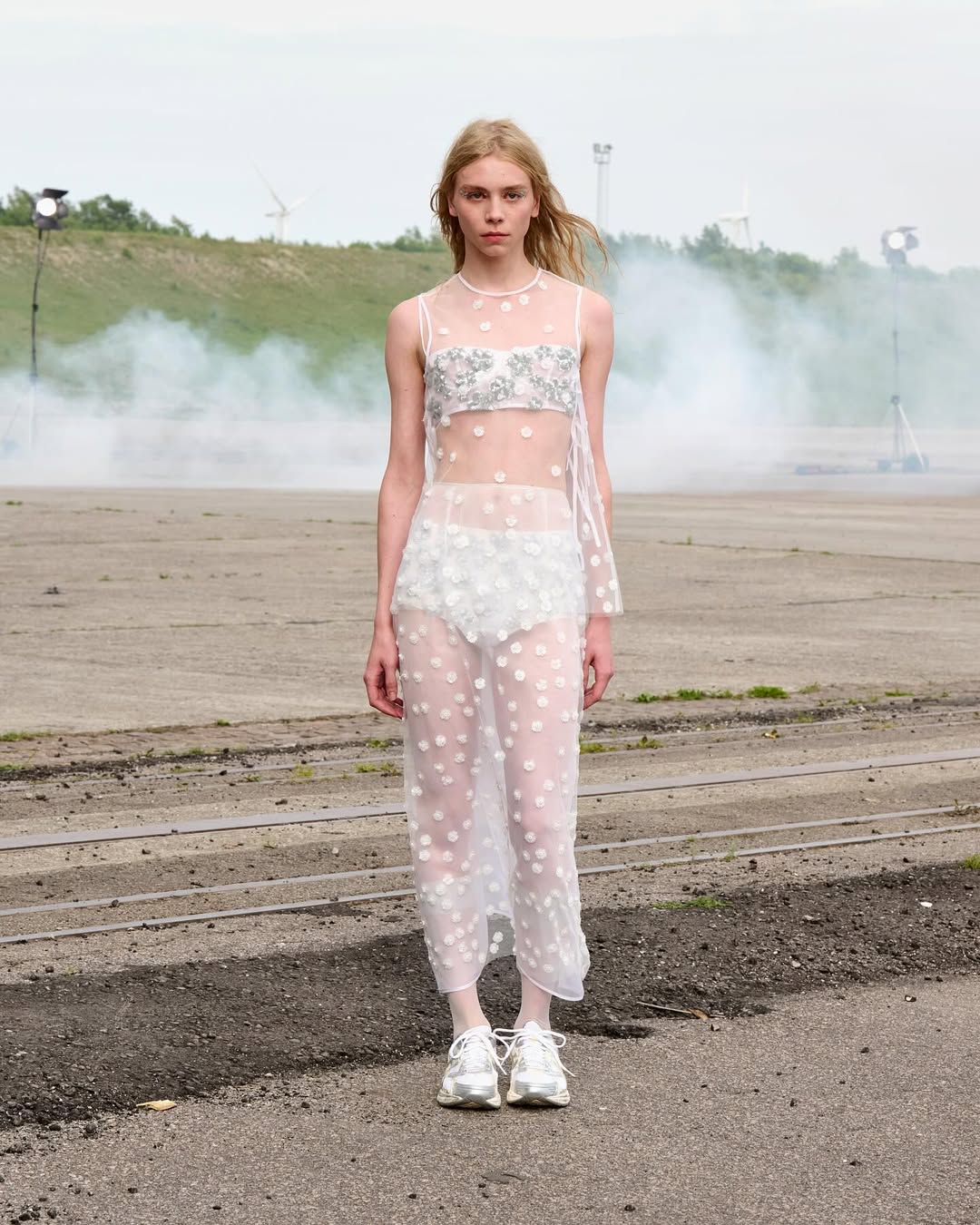 cecilie bahnsen celebra su decimo aniversario en la semana de la moda de copenhague 25gramos 2