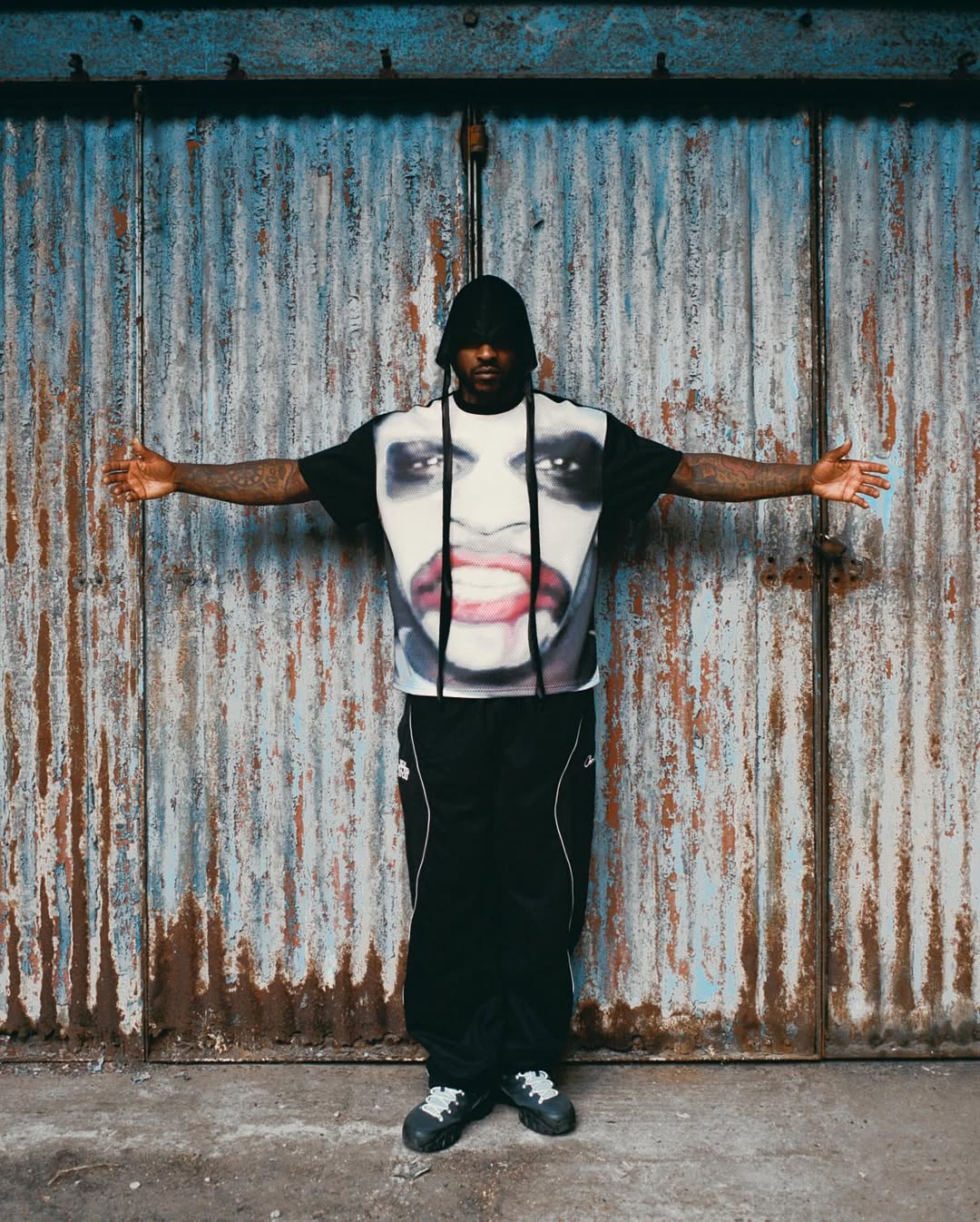 corteiz se une al aniversario de una de las instituciones del grime britanico 25gramos 10