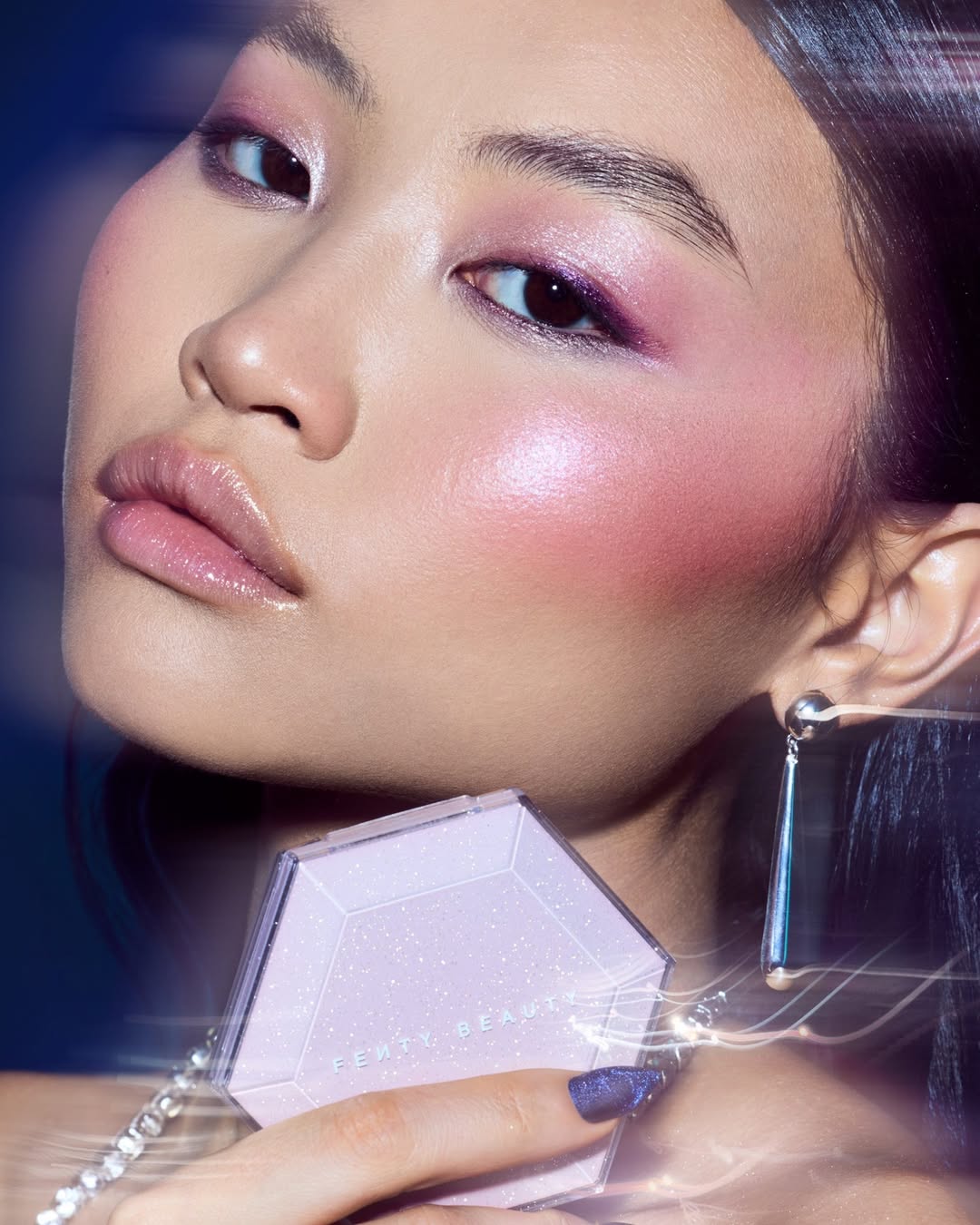 fenty beauty lleva el brillo a un nuevo nivel con la nueva coleccion diamond bomb 25gramos 3