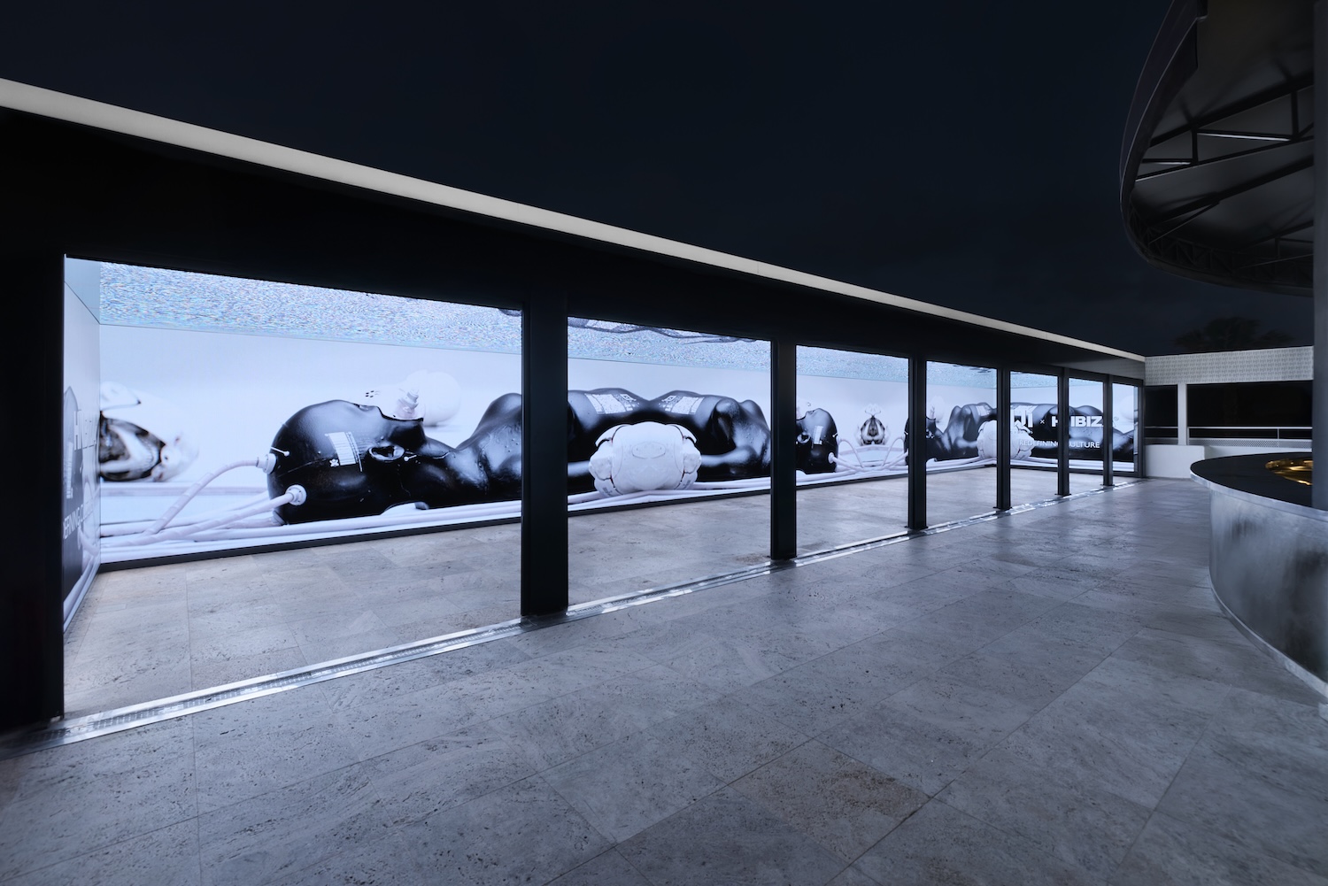 hi ibiza inaugura la primera galeria de arte digital dentro de un club 25gramos 1