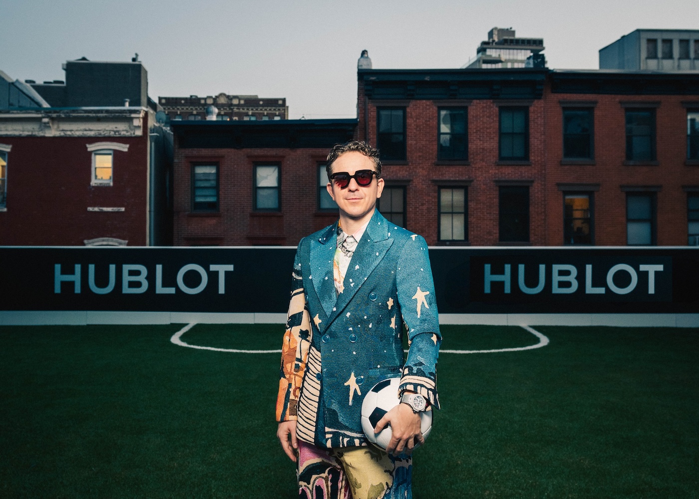 kidsuper y hublot llevan el futbol a los cielos de nueva york 25gramos 3