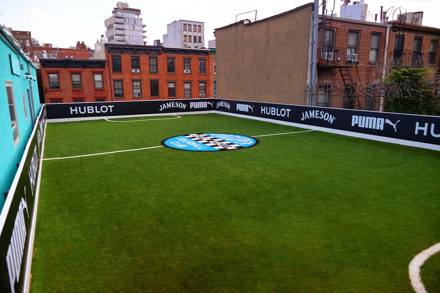 kidsuper y hublot llevan el futbol a los cielos de nueva york 25gramos 5 1