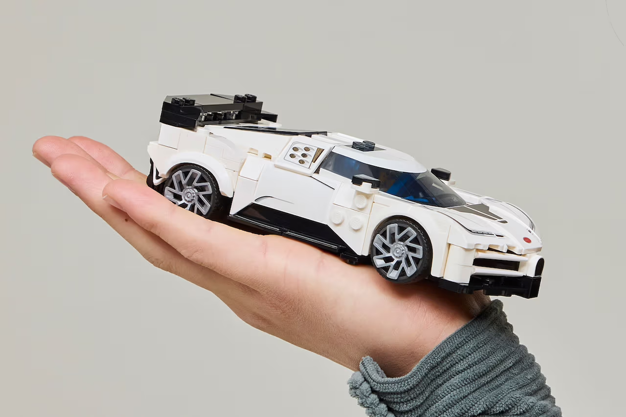 lego convierte al bugatti centodieci en una pieza de culto en miniatura 25gramos 1