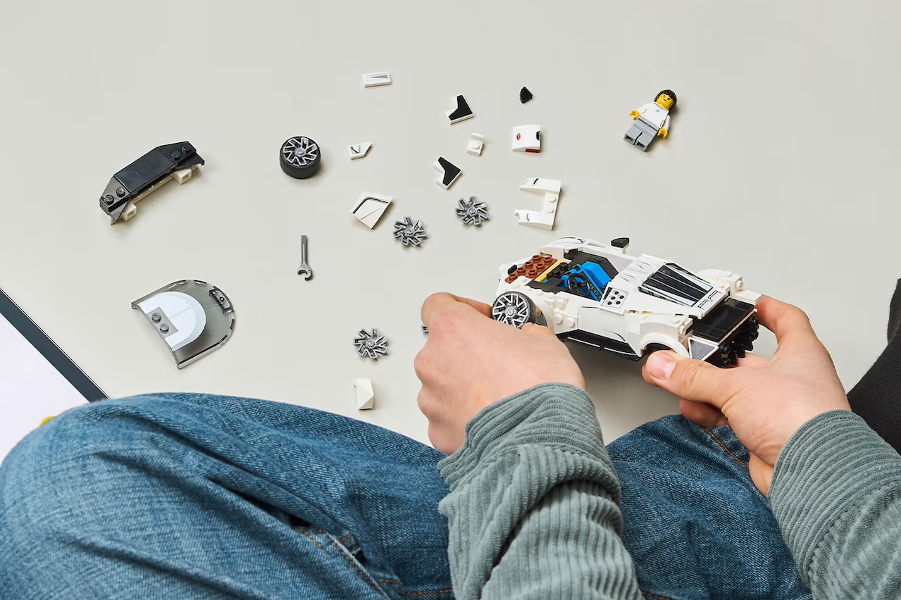 lego convierte al bugatti centodieci en una pieza de culto en miniatura 25gramos 2