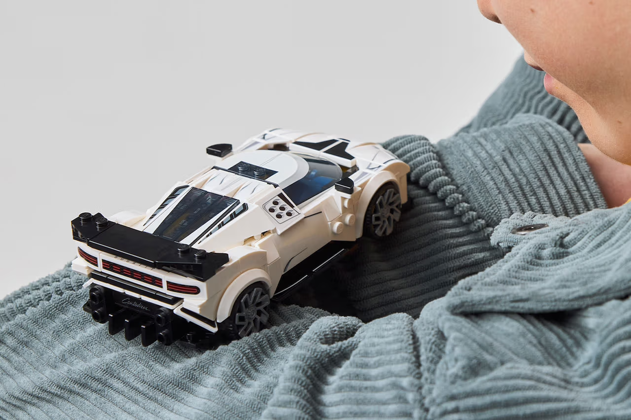 lego convierte al bugatti centodieci en una pieza de culto en miniatura 25gramos 3