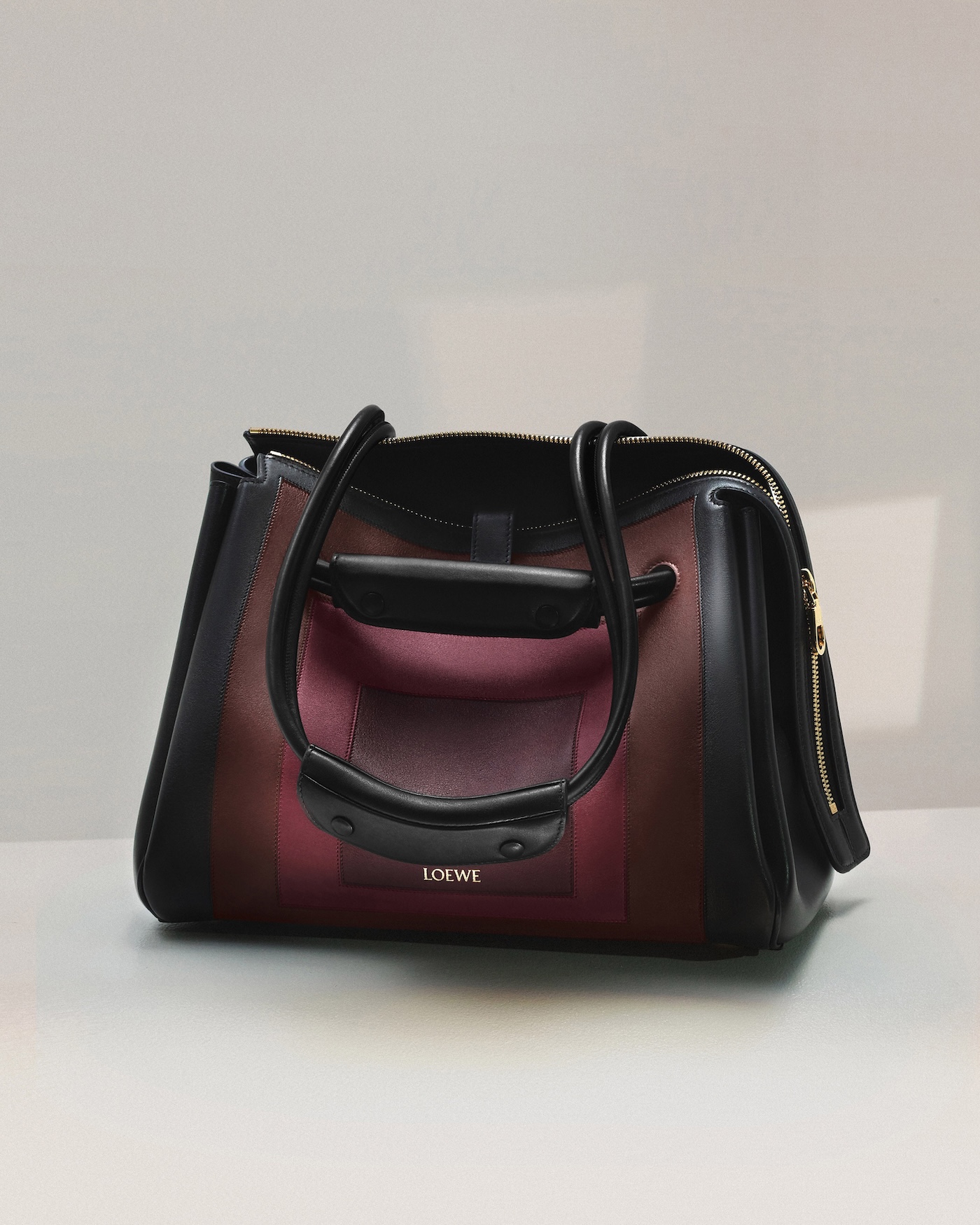 loewe busca dar con el punto de encuentro entre artesania y arte en su nueva coleccion 25gramos 6