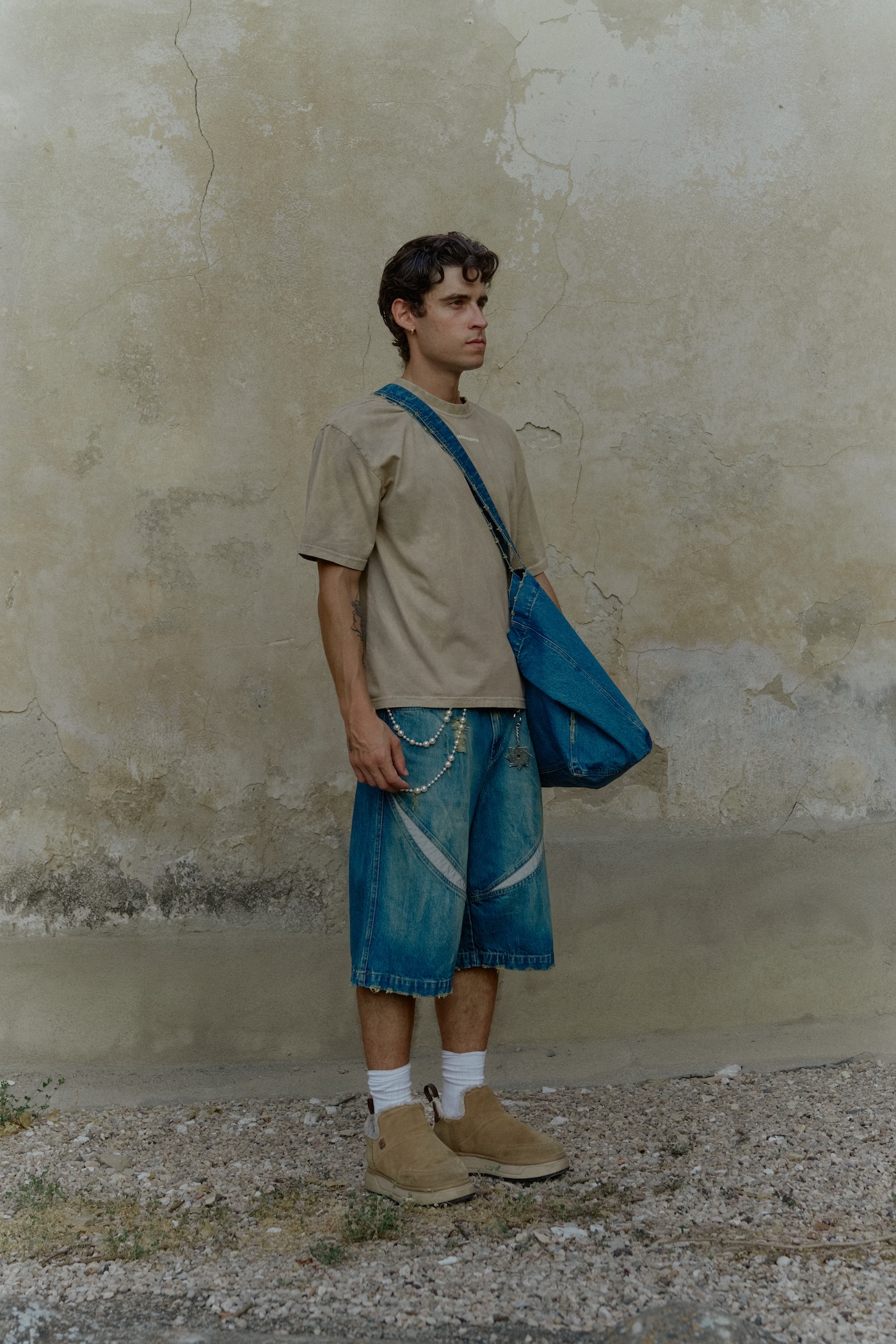 warburton reconecta son sus origenes en la nueva coleccion de su serie southside 25gramos 1