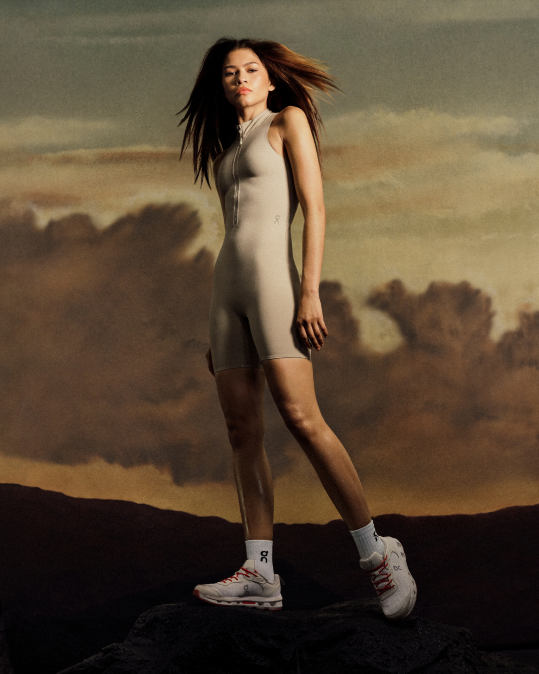 zendaya ha co disenado unas zapatillas junto a on 25gramos 2
