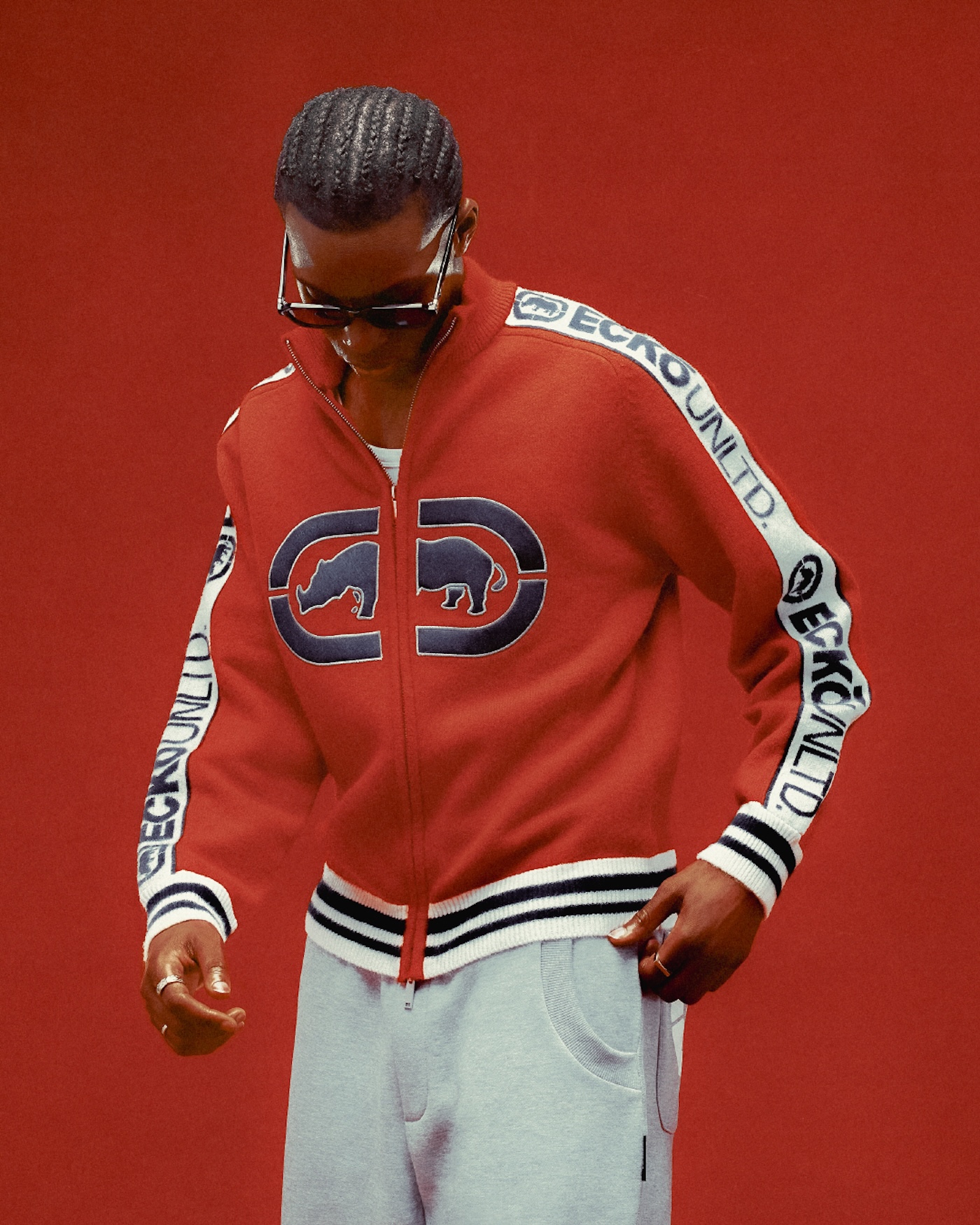 bershka vuelve a plantear un viaje a los 2000 aliandose con ecko unltd 25gramos 4