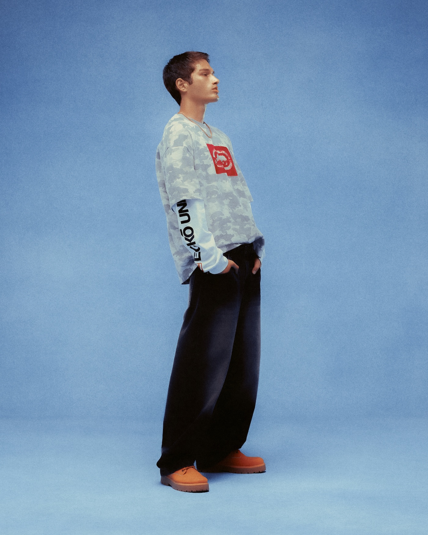 bershka vuelve a plantear un viaje a los 2000 aliandose con ecko unltd 25gramos 8