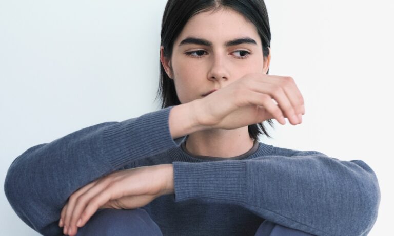 christophe lemaire y sarah linh tran desvelan la coleccion otono invierno 2025 de uniqlo u 25gramos 7 1