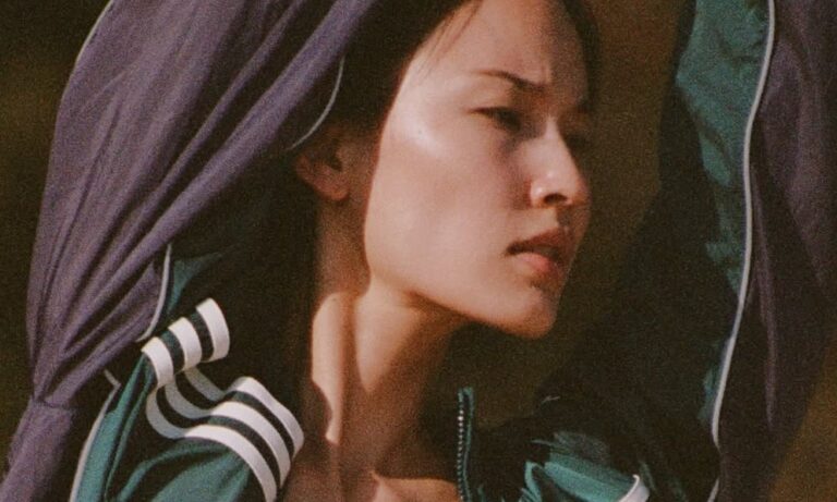el atletismo toma el foco en la nueva colaboracion entre sporty rich y adidas originals 25gramos 5 1