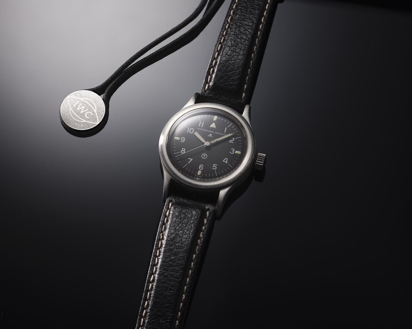 iwc schaffhausen abre la puerta a su legado con iwc curated 25gramos 6