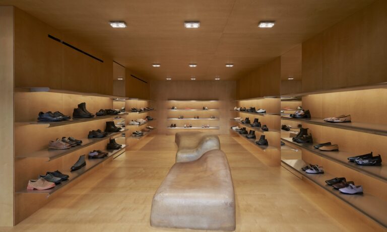 la nueva tienda de camper en barcelona tiene la firma de max enrich 25gramos 2