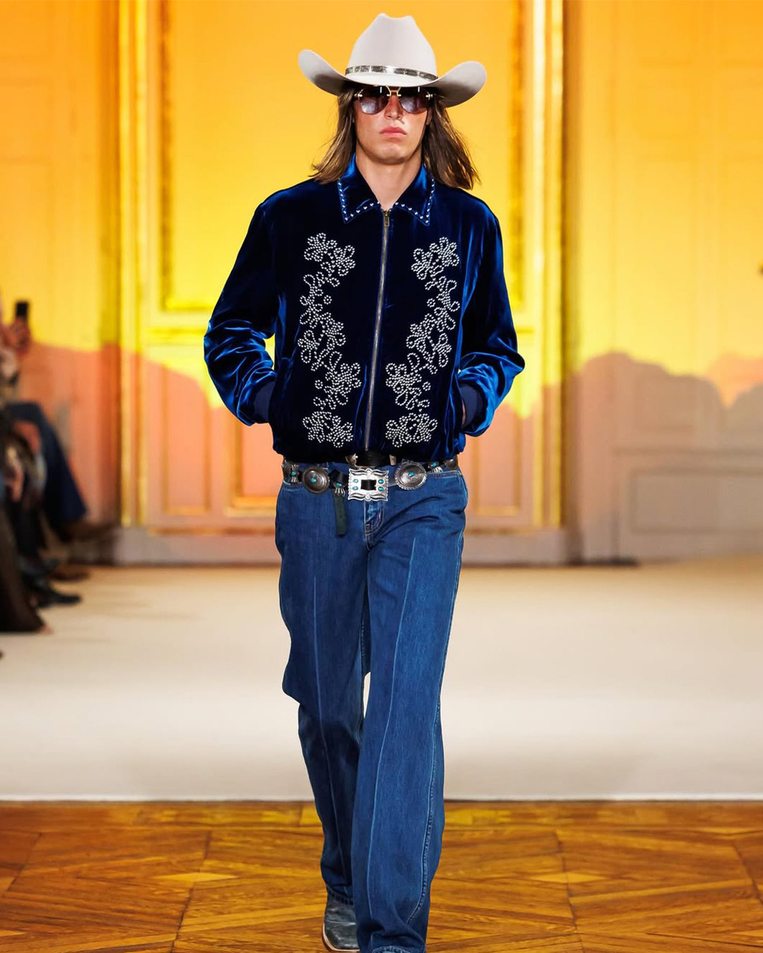 post malone transforma paris en un rodeo presentando su primera coleccion 25gramos 3